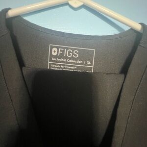 COPY - Figs scrubs, caterina one pocket top XL, Livingston bottoms XL, Black